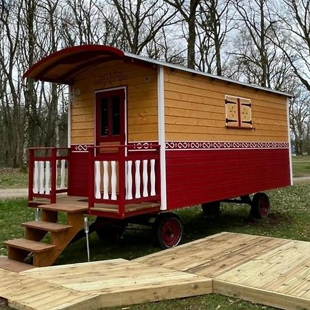 Camping De La Croix D'Arles Bourg  Экстерьер фото