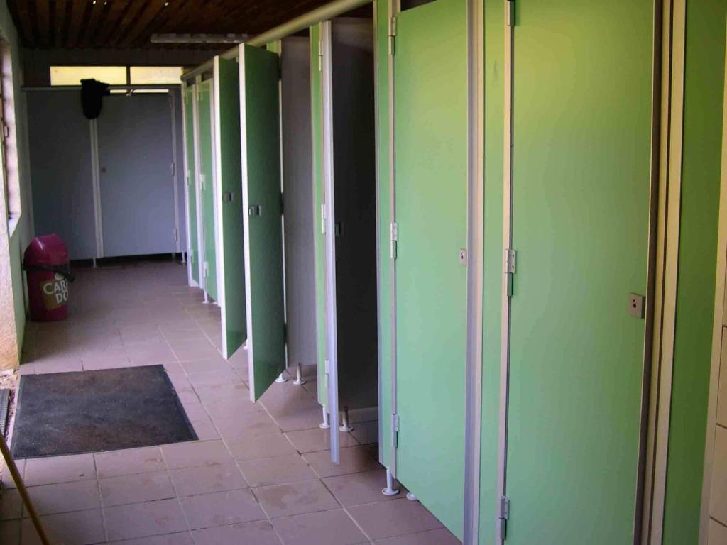 Camping De La Croix D'Arles Bourg  Номер фото
