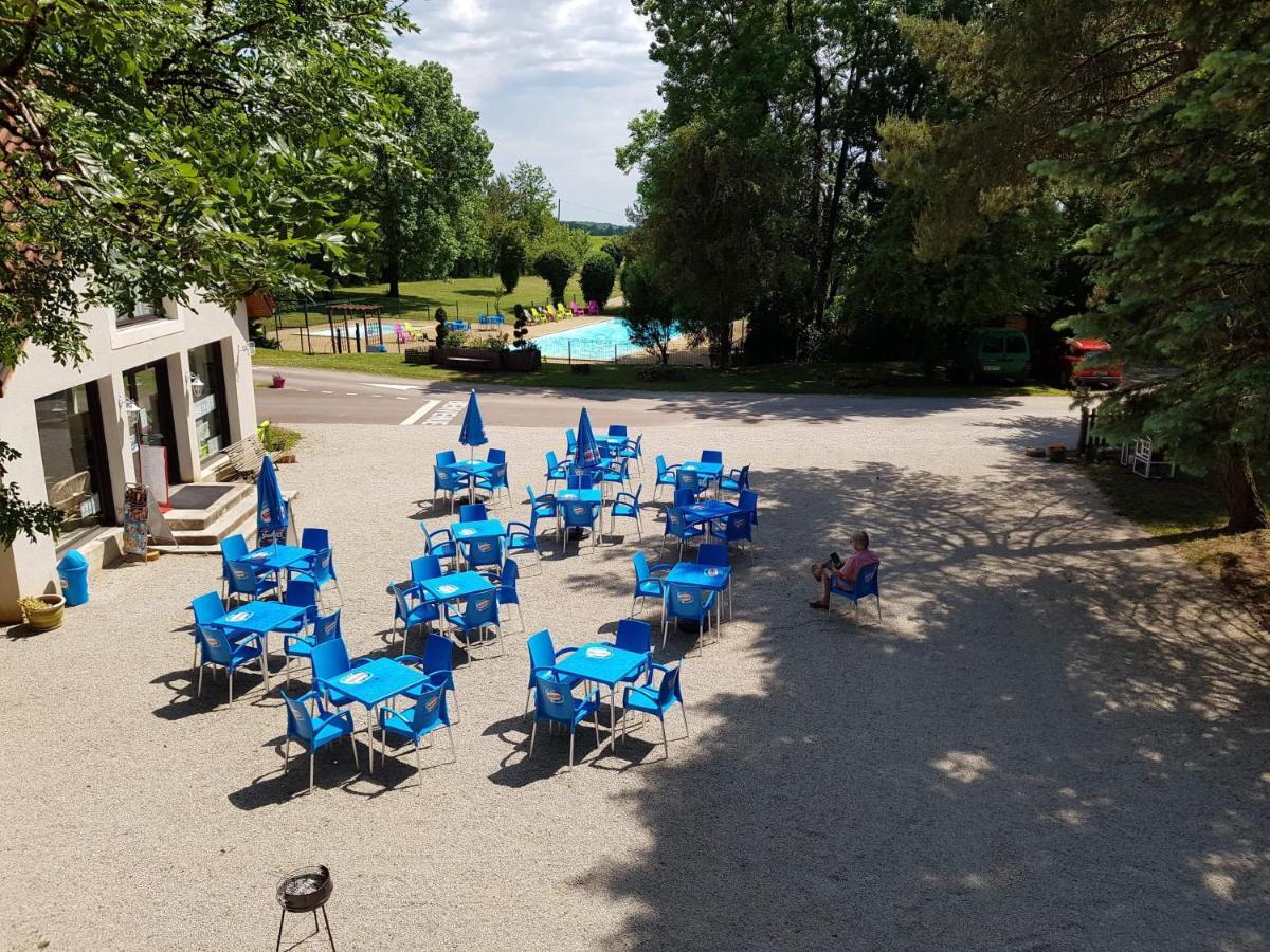 Camping De La Croix D'Arles Bourg  Экстерьер фото