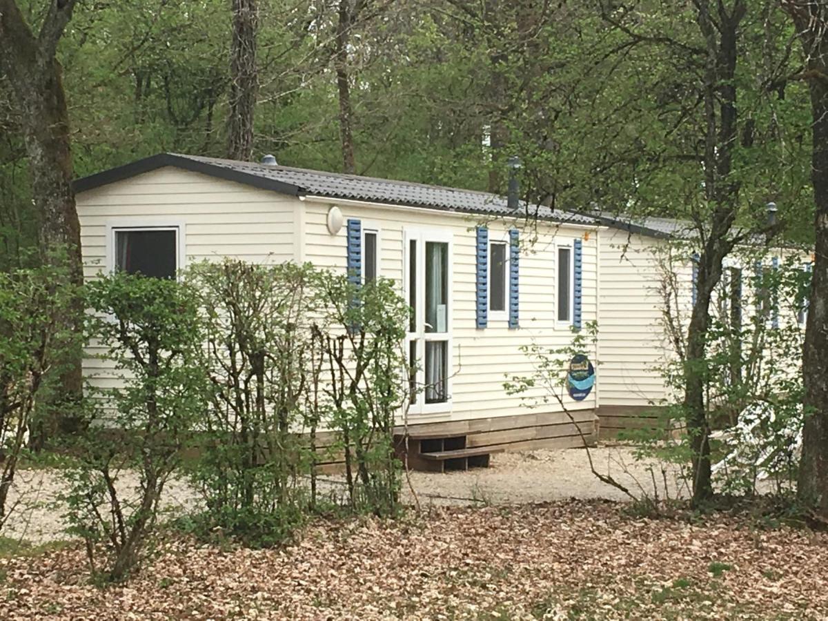 Camping De La Croix D'Arles Bourg  Экстерьер фото
