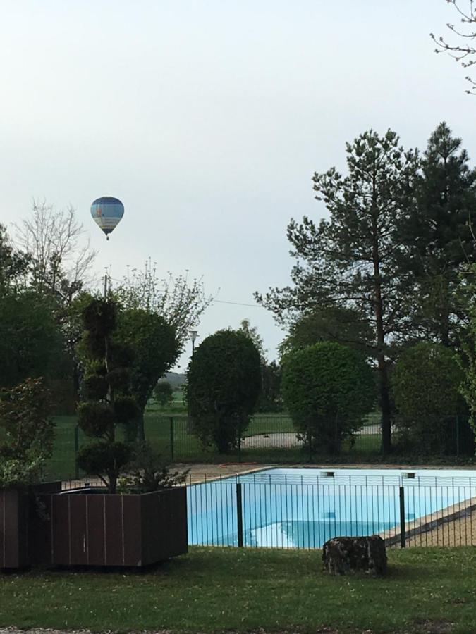 Camping De La Croix D'Arles Bourg  Экстерьер фото